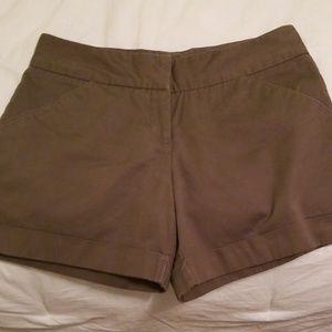 ⛱⛱Army green Limited shorts size 4⛱⛱